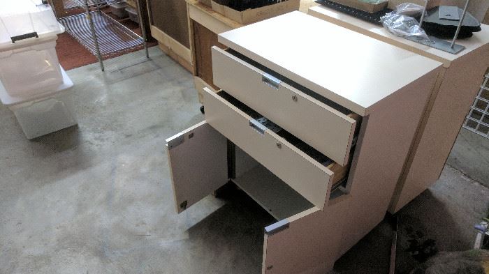 Rolling chest of drawers / cabinet.
