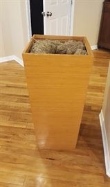 Moderne wood planter