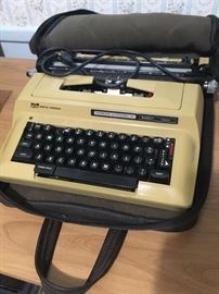 Electric typewriter- SCM Smith- Corona Sterling Automatic