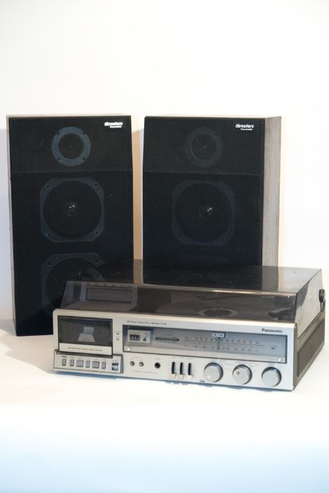 Panasonic Turntable and Cassette Player with Speakers