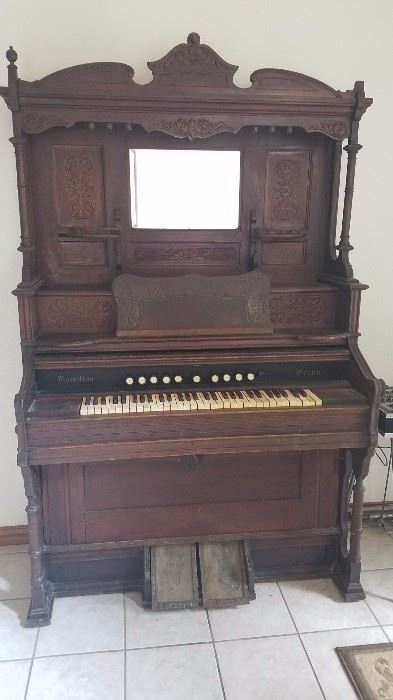 Hamilton Pump Organ