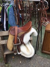 English saddle with stand 1/2 off
