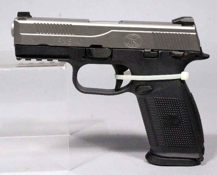 FNH USA FNS-40 Pistol, .40 S&W, SN# GKU0080227, 3-14 Rd Mags, Grip Panel, Hard Case, Lock, & Paperwork