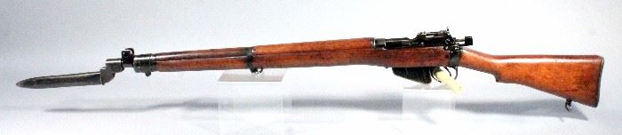 Lee-Enfield No. 4 MK2 Rifle with No.9 MK1 Blade Bayonet, .303, SN# 364681, Bright Bore, Original Black Enamel, Bayonet SN# Matches Gun's