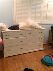 White Lacquer Bedroom Furniture