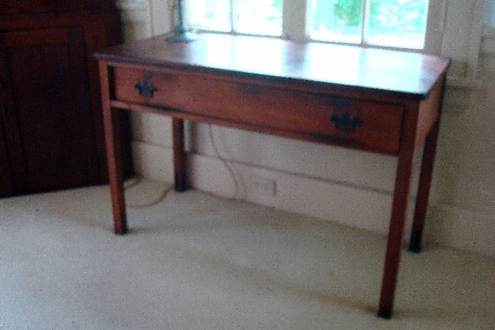 Late 1800's chippendale style pine desk or work table with missing stretchers at bottom of legs!