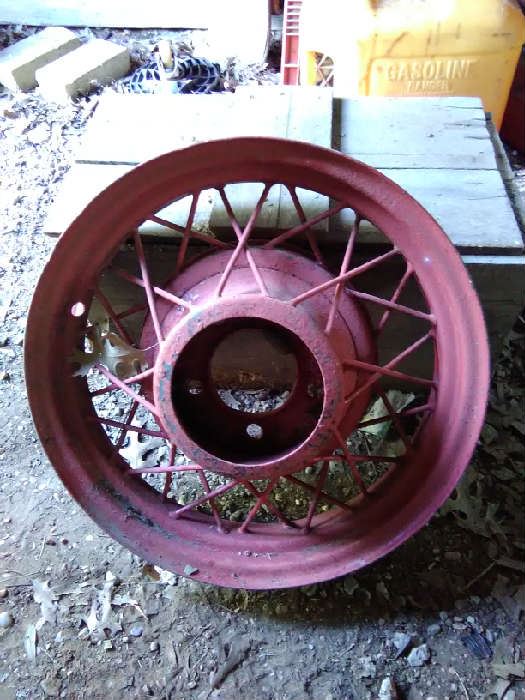 1920's to early 1930's automobile wheel