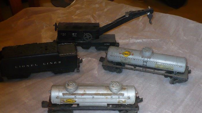 LIONEL LOCOMOTIVES, CARS AND ACCESSORIES 