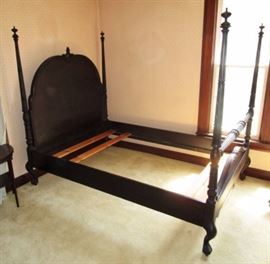Antique Mahogany 4 poster bed, Chippendale style