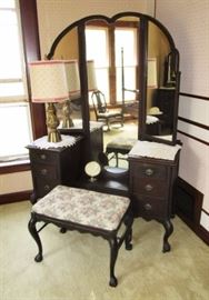 Antique mahogany Chippendale style vanity w/ mirror and bench, brass lamp