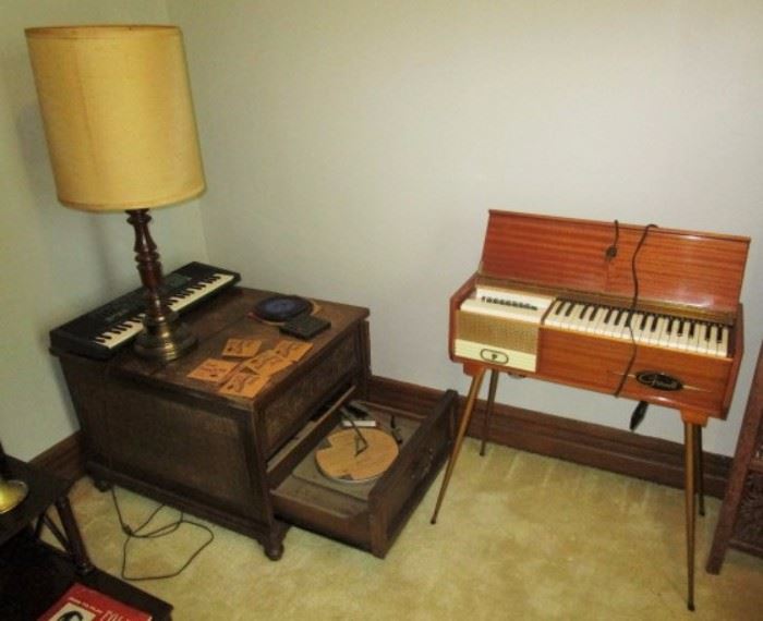 Vintage electric organ/piano, vintage table w/ pull out turn table/record player, brass lamp