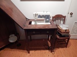 Singer Stylest Sewing Machine in Cabinet, Drawer Front