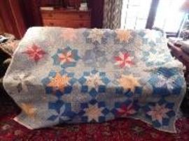 Star in Block Pattern Quilt