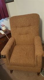 Nice condition older model lift chair. Works great.