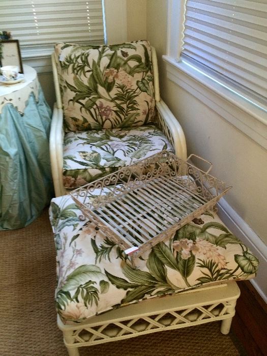 On the First Coast, we get see a lot of Ficks Reed.  We see a lot of Ficks Reed that needs reupholstering...or has been done in a sad way...this is perfection!  #whenvintagefurnitureisgivenitsdue