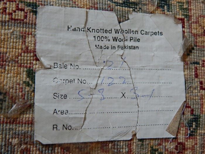 Hand Knotted Wool carpet from Pakistan