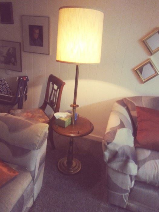 Round combo Lamp/End Table