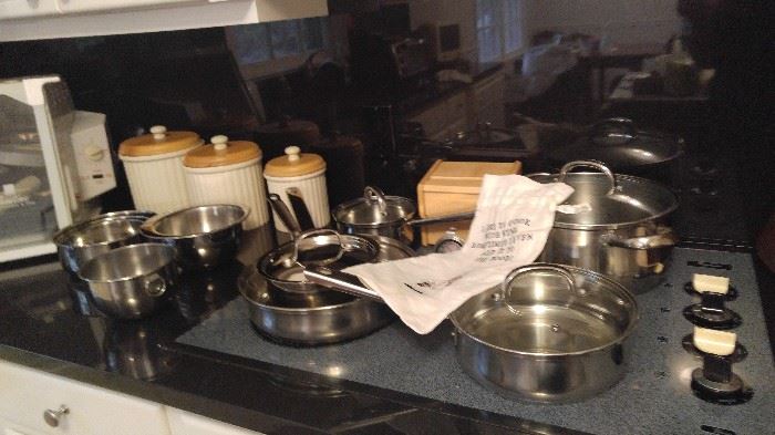 Gourmet pot and pan set