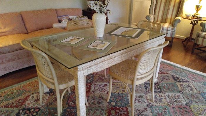 Beautiful wicker table and chairs