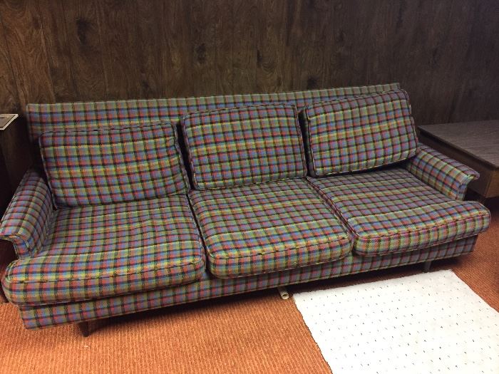 MID-CENTURY COUCH
