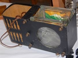 LOVE THIS FISH TANK WITH LIGHT ON SIDE