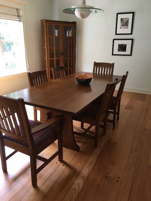 Stickley Dining Table , Mission Style, with two 15" Leaves, Solid Oak, Gorgeous !