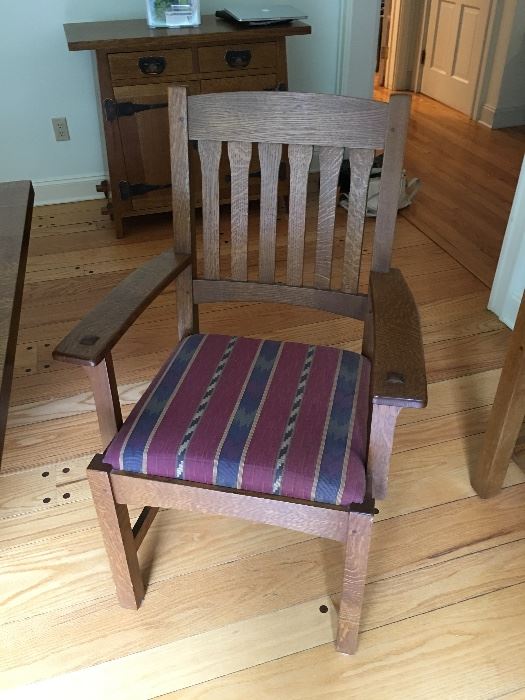 Stickley Armed Dining Chair, Solid Oak and Impressive craftsmanship
