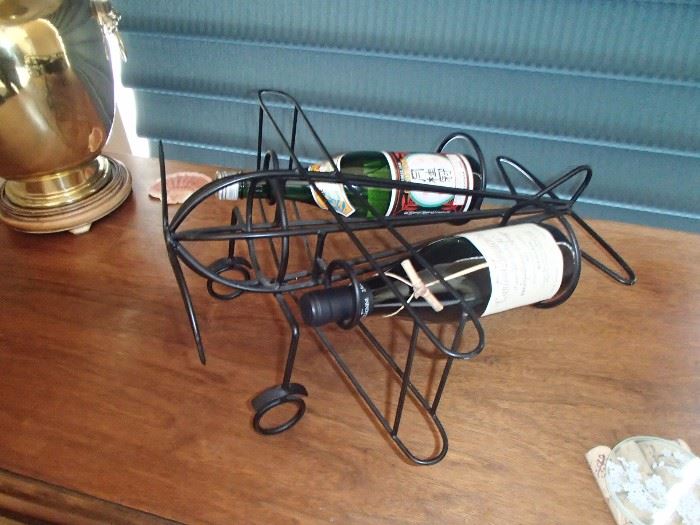 Airplane wine bottle holder