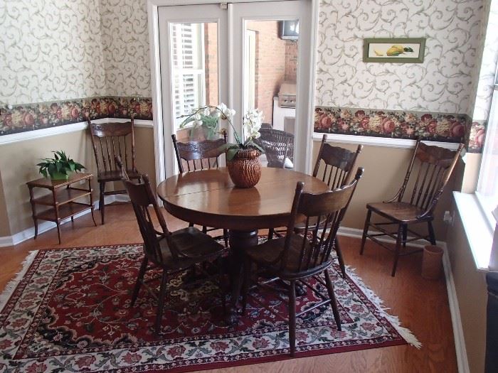 Kitchen table & 6 chairs 