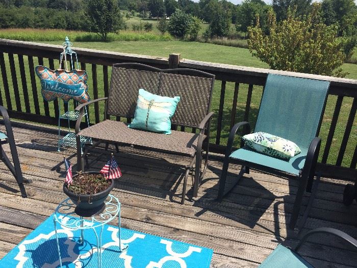 Outdoor Deck/Patio Furniture (Chairs/ Rockers / Glider / Accent tables / Rugs)