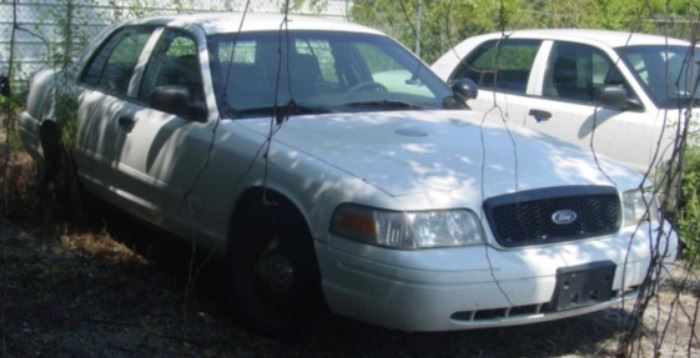 Another View Of 2008 Ford Crown Victoria
