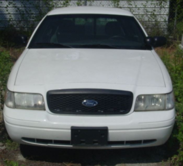 Front View Of 2009 Ford Crown Victoria