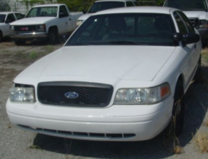 Front View Of 2011 Ford Crown Victoria