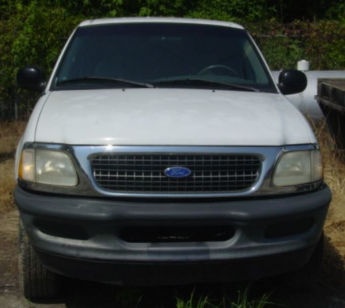 Front View Of 1997 Ford Expedition
