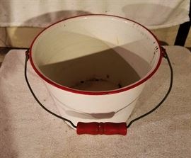 Enamel Bucket w/ Bail 