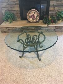 METAL AND GLASS COFFEE TABLE 