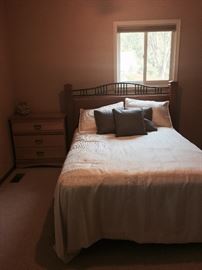 FULL SIZE BED ( HEADBOARD AND MATRESS/BOX SPRING)