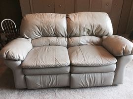 LEATHER LOVESEAT