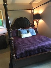 MI HOMES QUEEN CANOPY BED