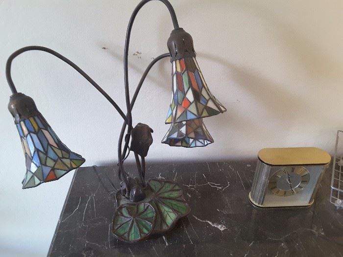 Multi Colored Gooseneck Table Lamp Stand with 3 Shades, Lamp Sources - 2000. Lily pattern base. Standing desk clock.