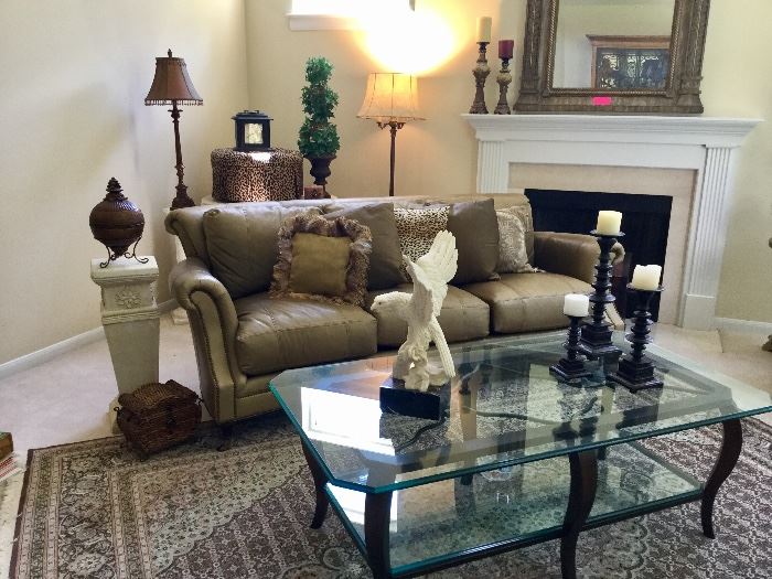 Henredon Sofa and glass top coffee table. Original reciepts avail! Wool, silk blend area rug. Excellent condition. 