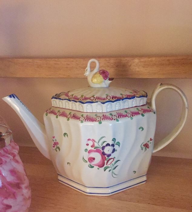 C 1790 new hall pearlware teapot excellent