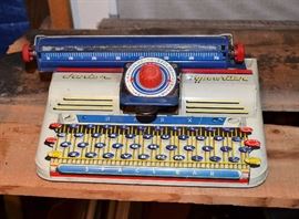 1940's Marx Tin Litho typewriter