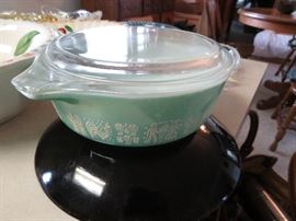 Pyrex Amish Butter Print