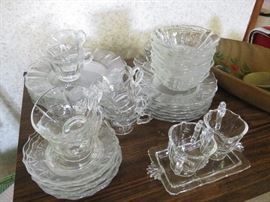 Fostoria Luncheon set - Fluer de lis