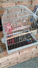 Vintage Hendryx domed bird feeder with glass feed and water