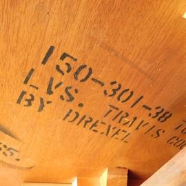 Drexel dinning set with seating for 6 and three table leaf extensions