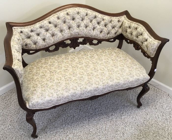 ABSOLUTELY BEAUTIFUL VICTORIAN SETTEE LOVE SEAT BENCH.