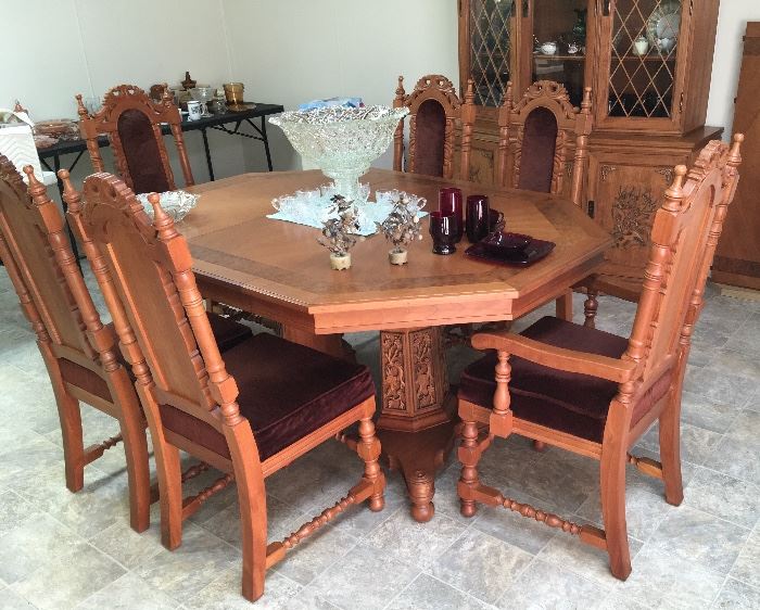 STUNNING SUPER CONDITION TEAK DINING TABLE & CHINA CABINET. HAS INLAY BIRDS EYE MAPLE ON TABLE. BEAUTIFUL ORIGINAL CONDITION