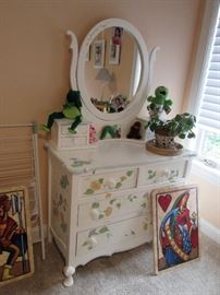 Girls Painted Bedroom Set - Dresser w Mirror